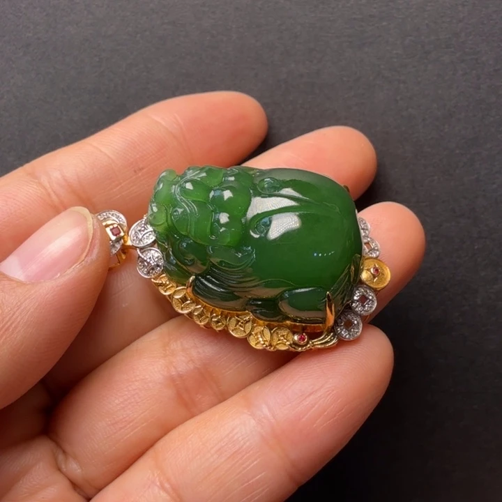 和田玉（碧玉）18K金镶嵌颈饰