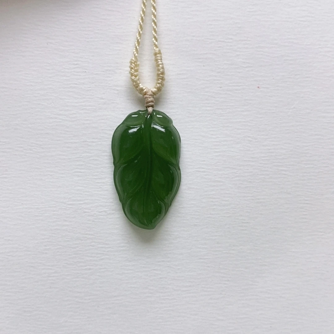 和田玉未镶嵌吊坠(赠链)