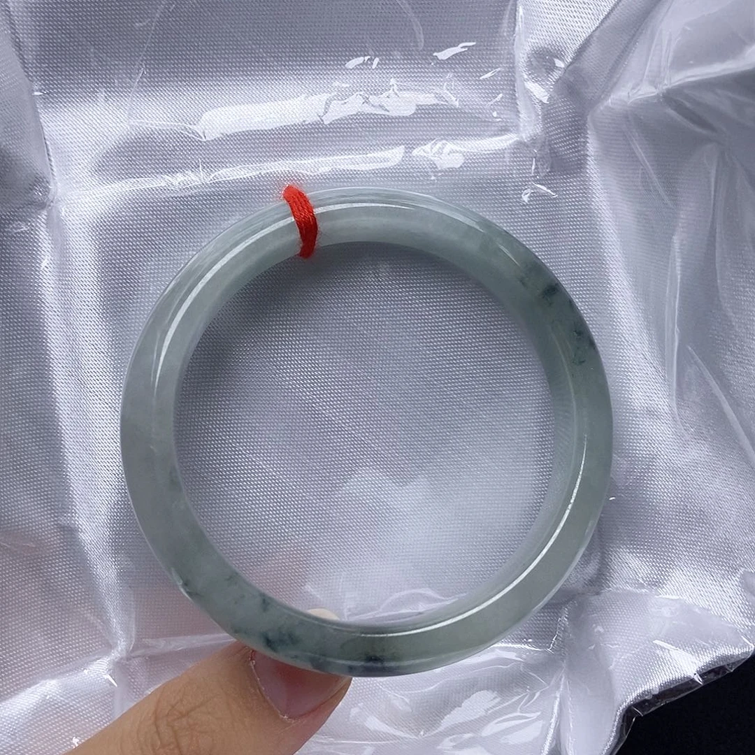 翡翠未镶嵌手镯57.9圈