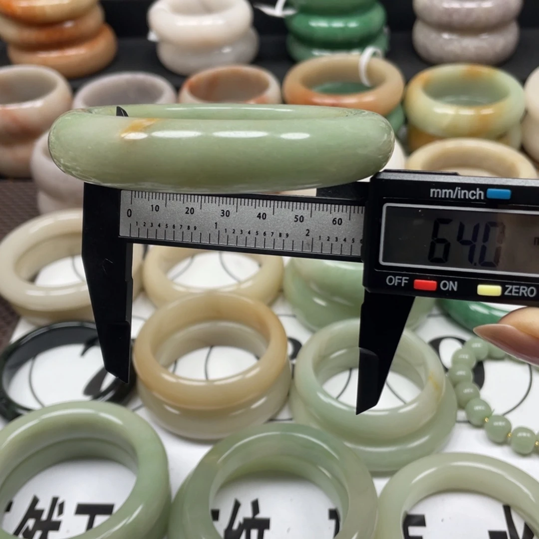 石英质玉未镶嵌手镯