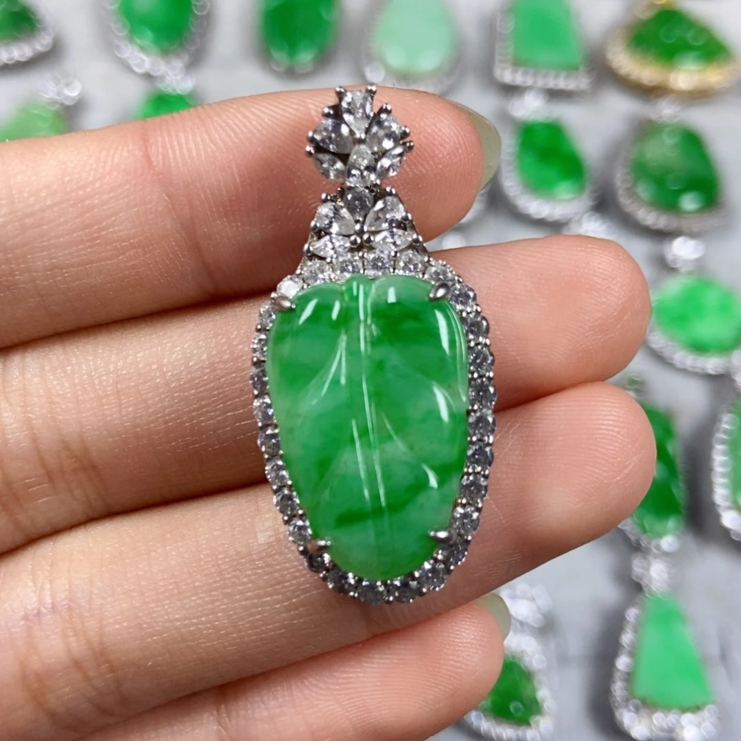 颈饰未镶嵌翡翠叶子