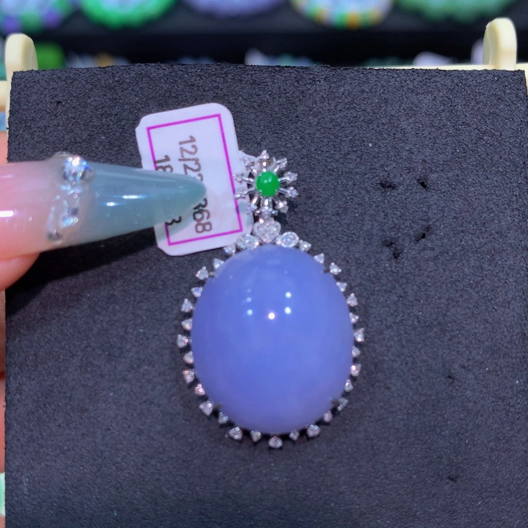 翡翠18K金镶嵌颈饰翡翠