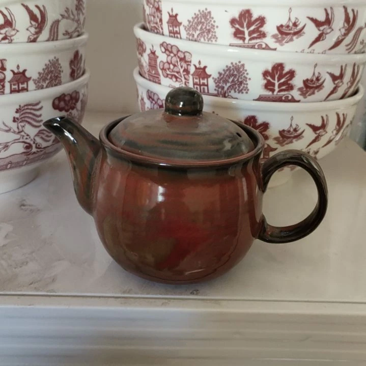 摆件盘子碗茶壶啥都有