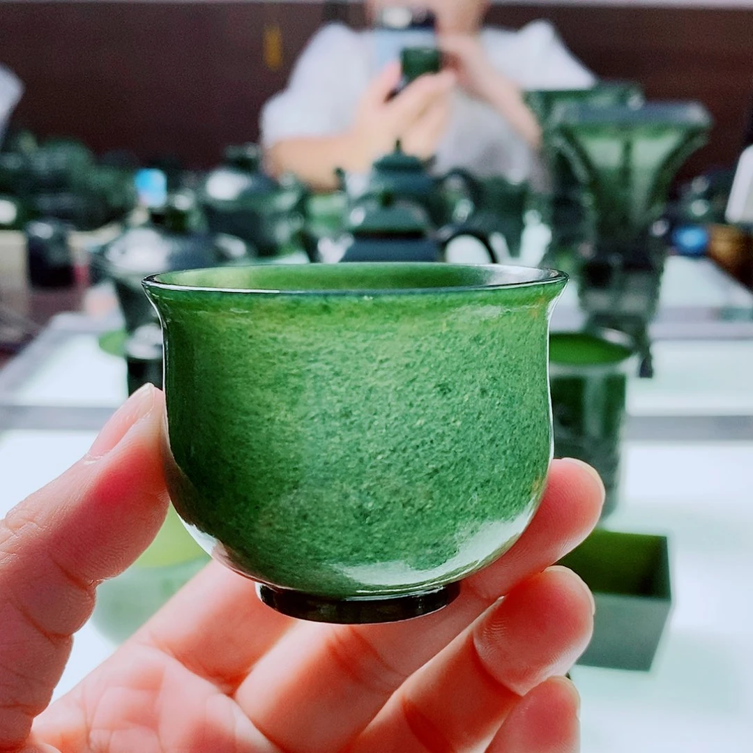 未镶嵌和田玉（青玉）摆件
