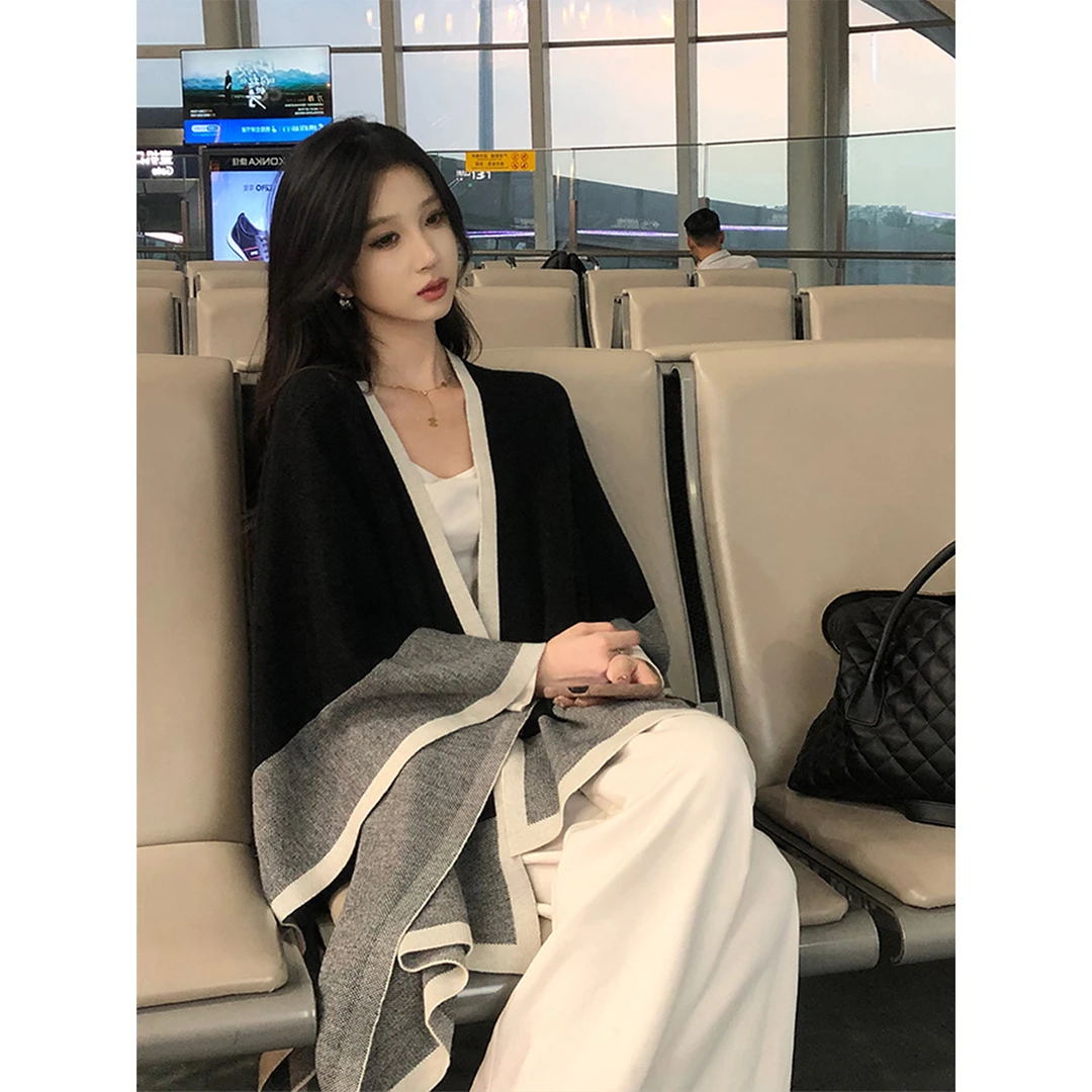 韩版气质高级感撞色针织大围巾外套女秋冬款外搭披肩休闲百搭斗篷