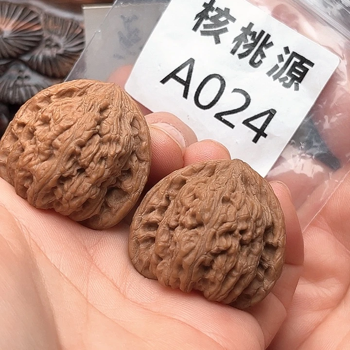 吊坠文玩核桃密纹36