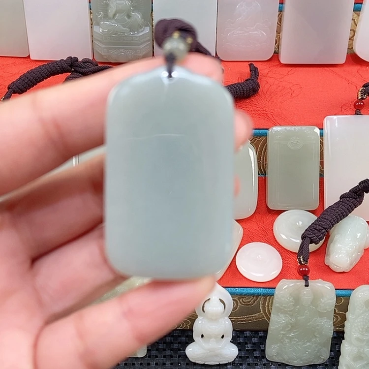 【闪购商品】颈饰未镶嵌和田玉