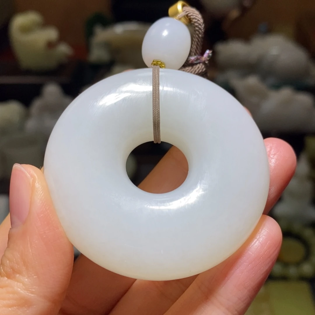 和田玉挂件未镶嵌那*海