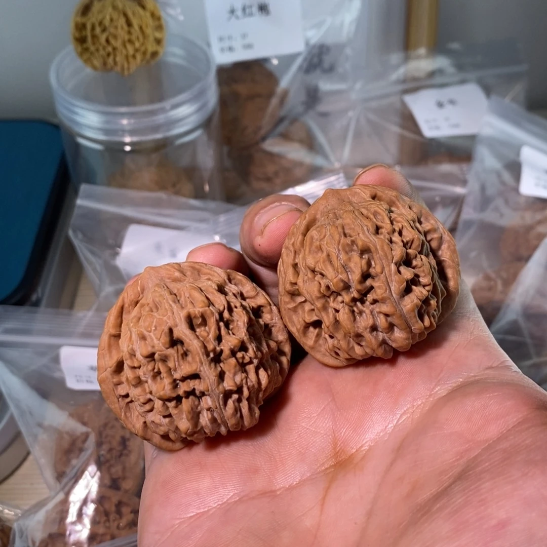 闪***闪吊坠文玩核桃四座楼