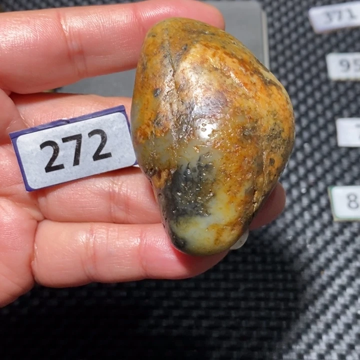 用***4和田玉未镶嵌挂件