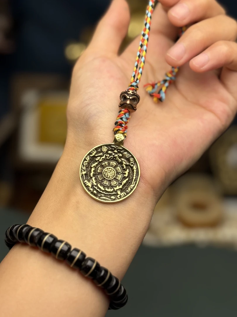 手工翻砂藏式黄利玛鳞甲雄九宫八卦牌约29mm如图