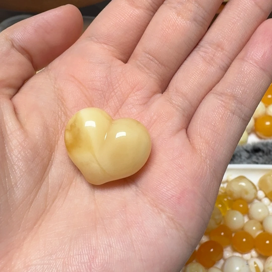 琥珀未镶嵌裸石蜜蜡屁桃