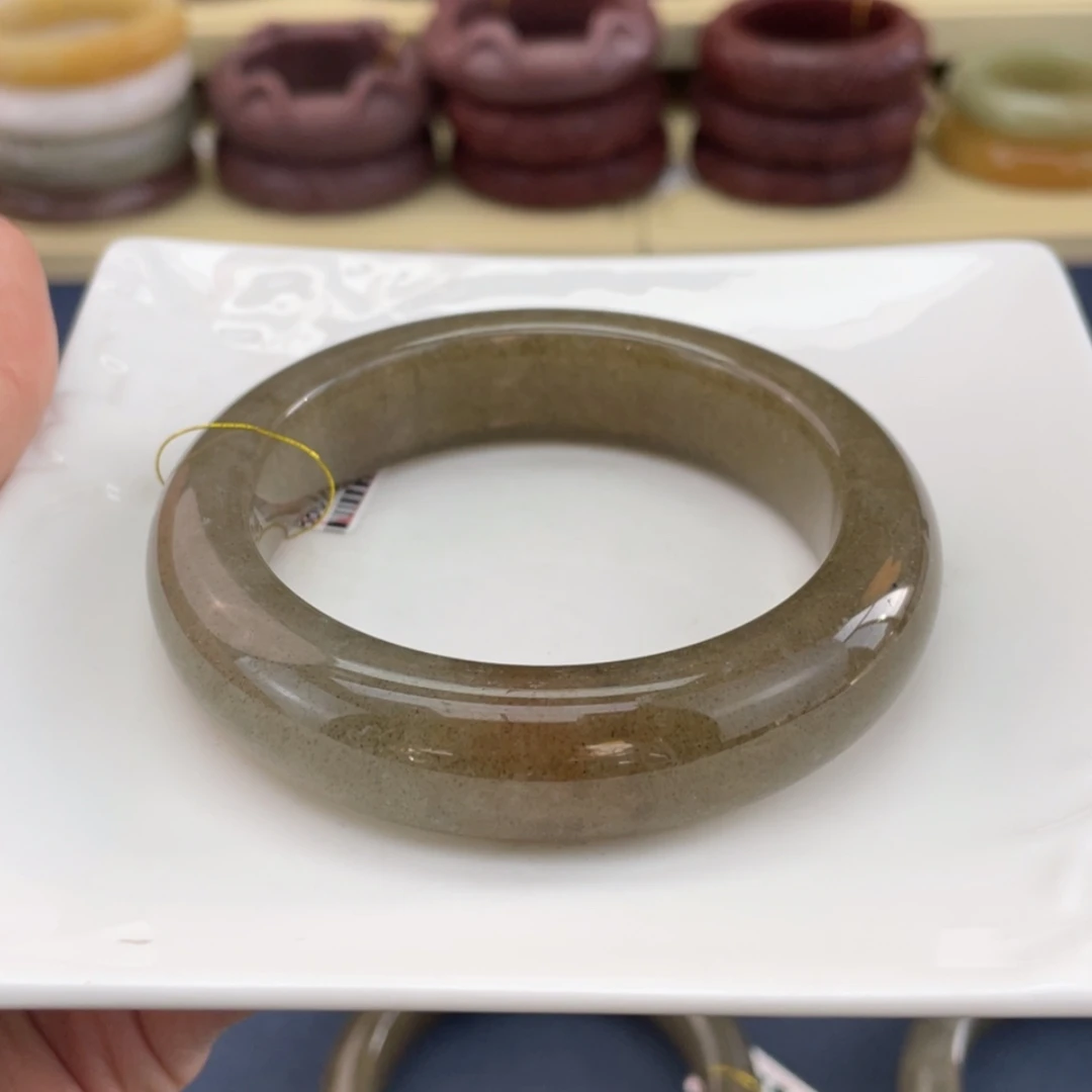 【闪购商品】石英质玉手镯未镶嵌٩****۶