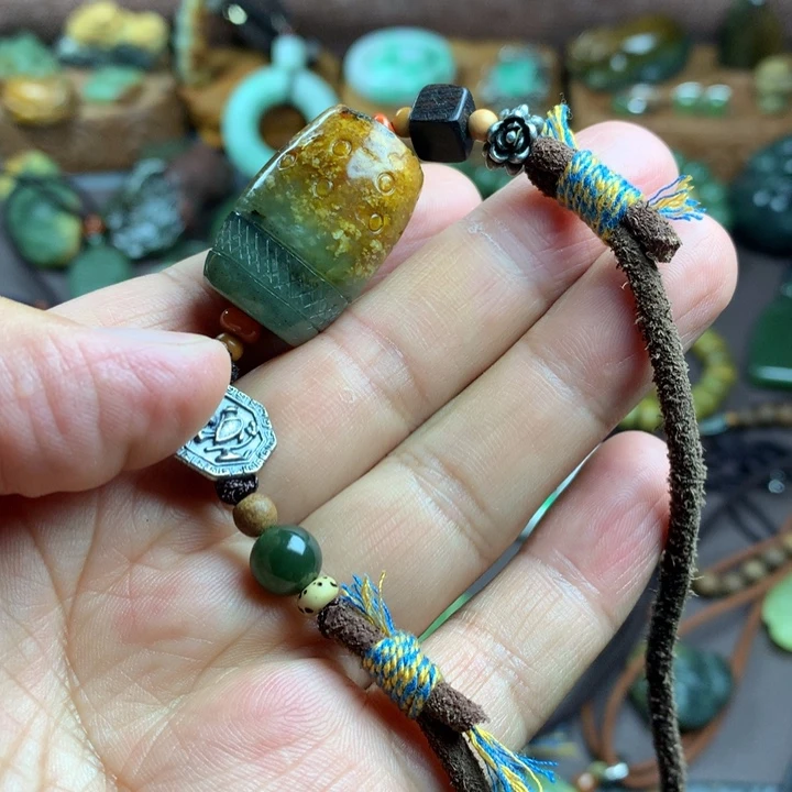 岫岩河磨玉（透闪石质玉）未镶嵌吊坠(赠链)自***的