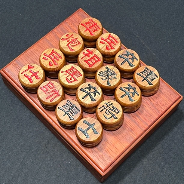 5分国标缅甸花梨木阴雕隶书中国象棋带红花梨木盒