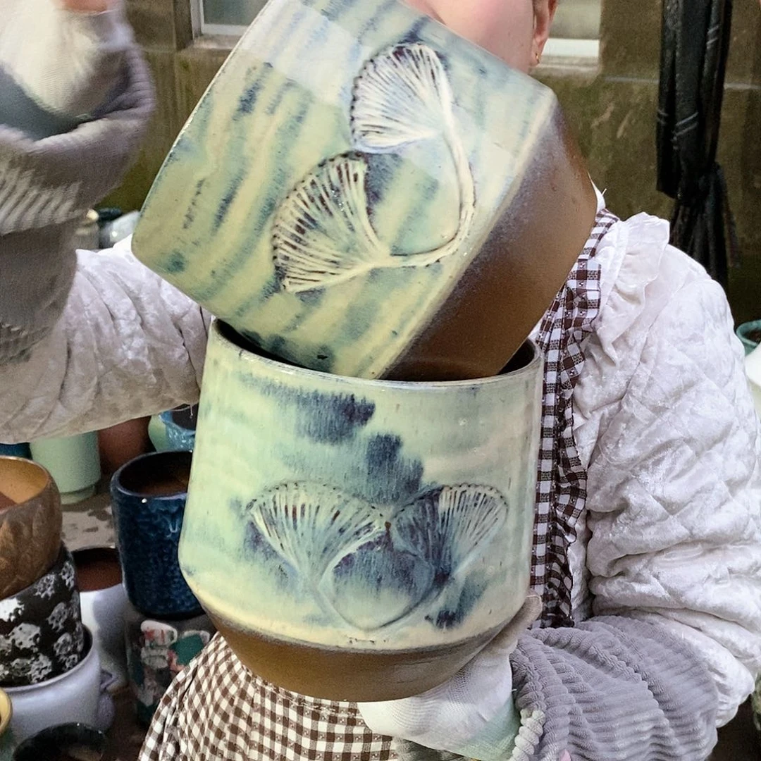 红泥花盆瑕疵口17高17