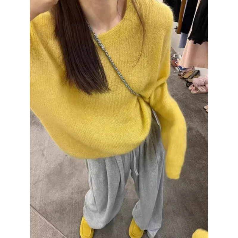 秋季2025新款宽松慵懒风温柔软糯黄色毛衣女休闲时尚百搭针织上衣