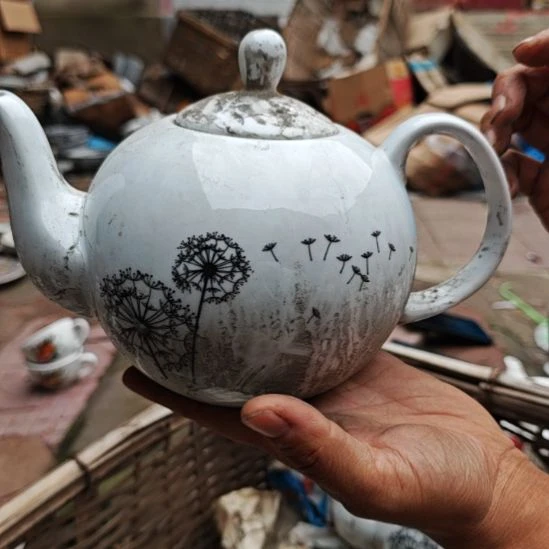 库存微瑕多孔茶壶