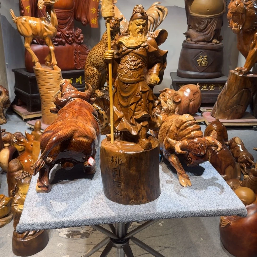 香樟木老**祥香樟木关公摆件