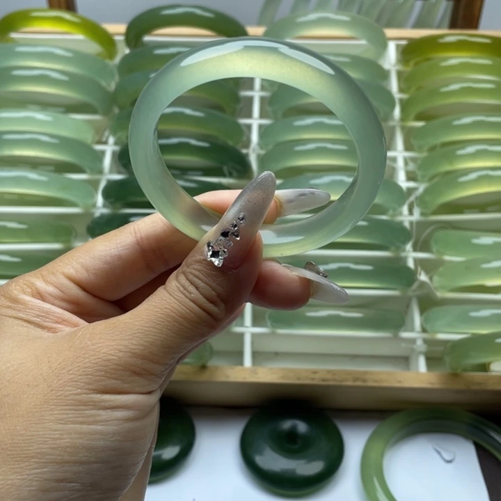 晚***！蛇纹石玉合金手镯