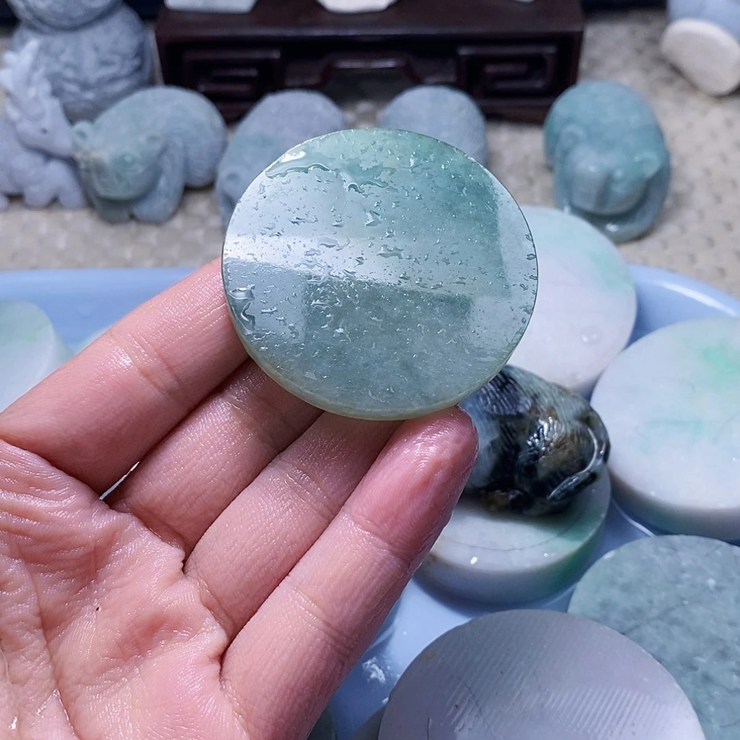 文***水翡翠未镶嵌颈饰6888