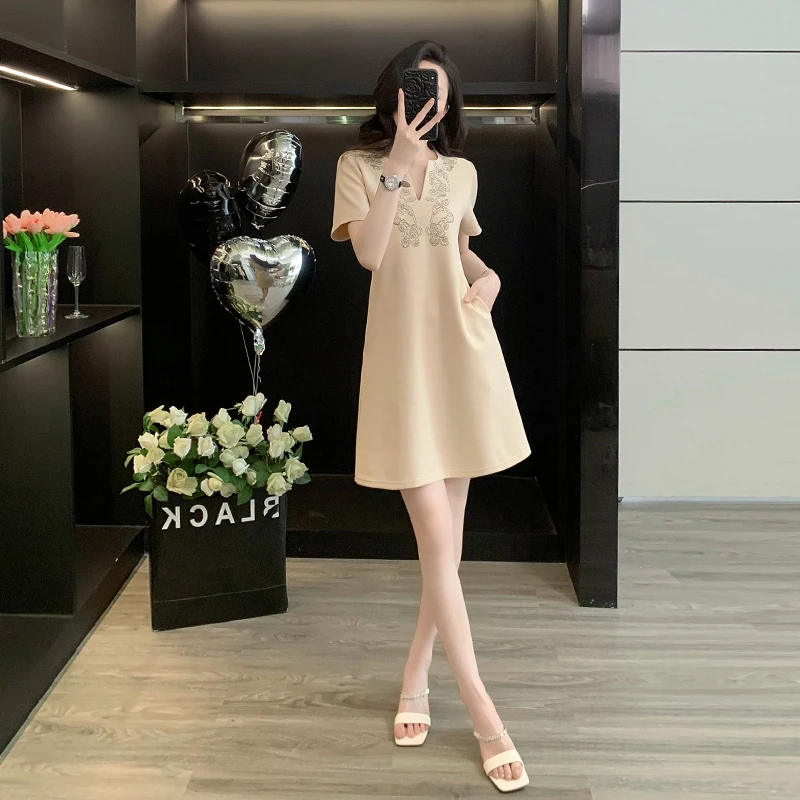 2025夏新款时尚高端品质连衣裙女姐系贵感收腰显瘦气质小v领裙子
