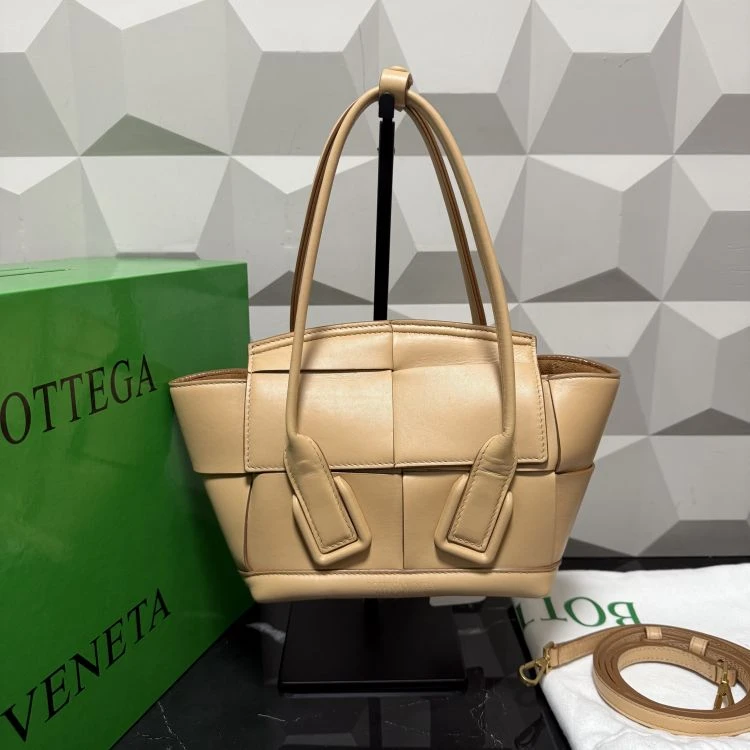 95新/葆蝶家/C14047063513/[251126zbb]