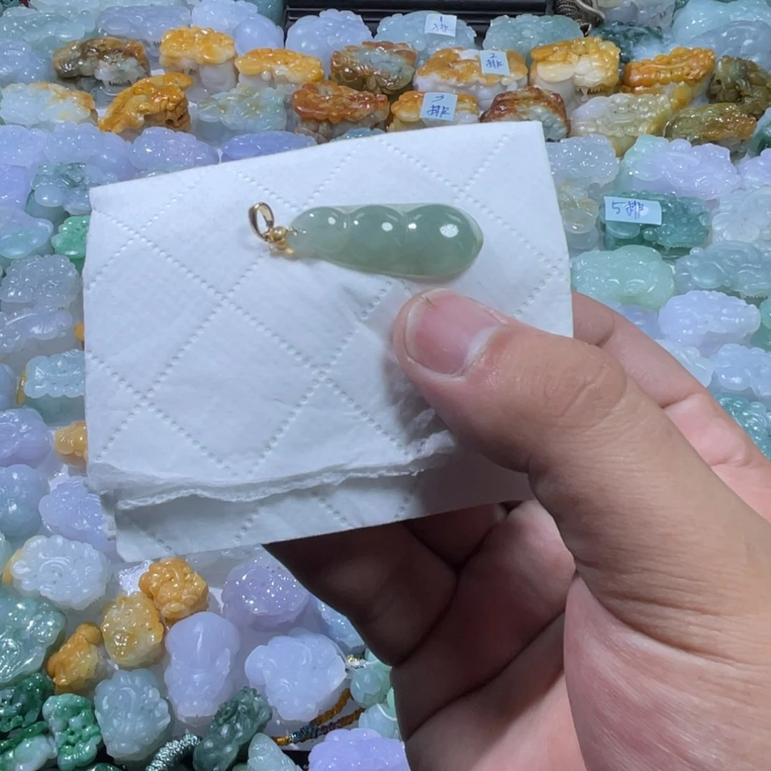 翡翠未镶嵌颈饰天然