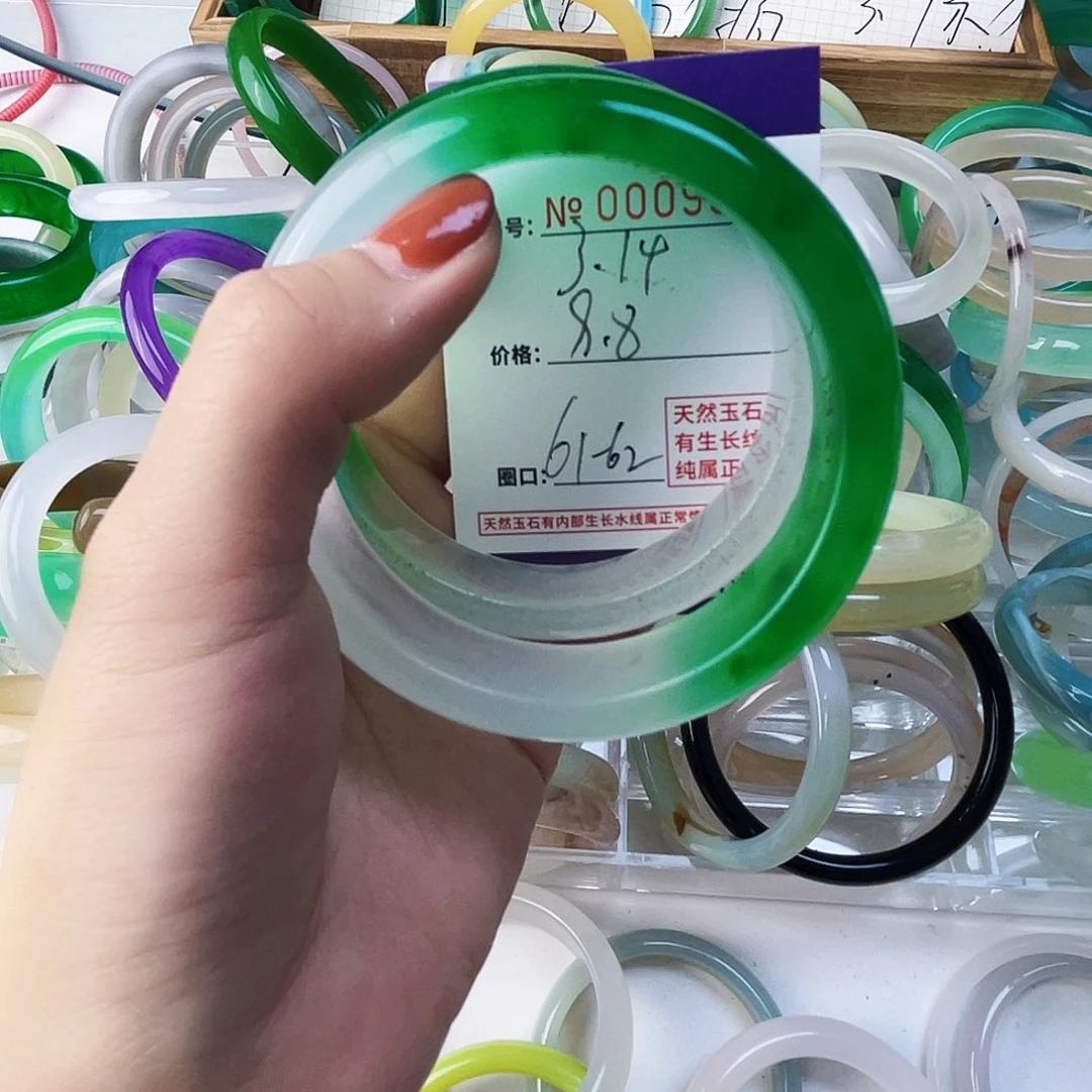 石英质玉手镯未镶嵌3****5