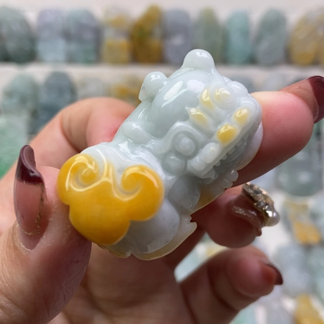 翡翠吊坠(赠链)未镶嵌