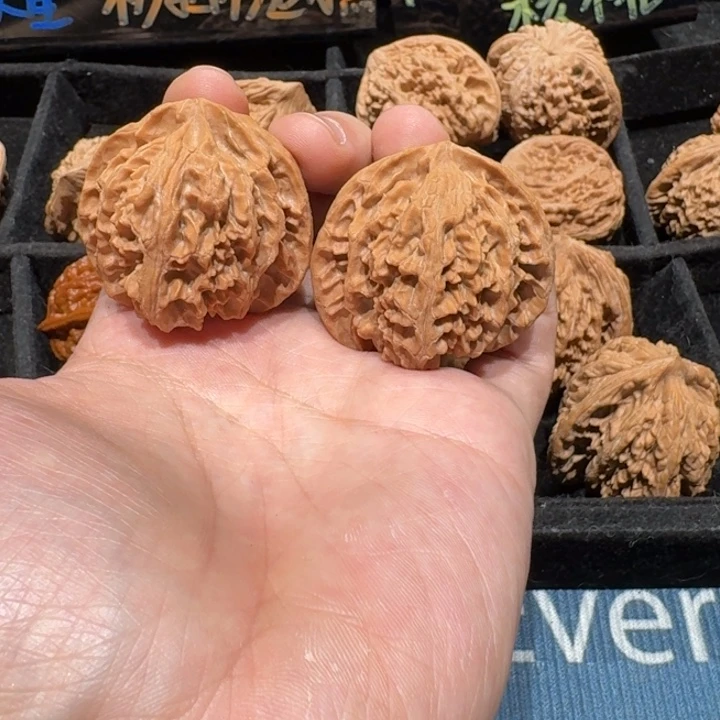 亿***光文玩核桃把件苹果园43