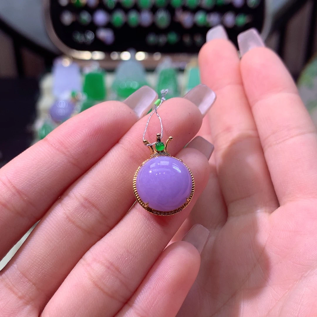 翡翠颈饰18K金镶嵌翡翠