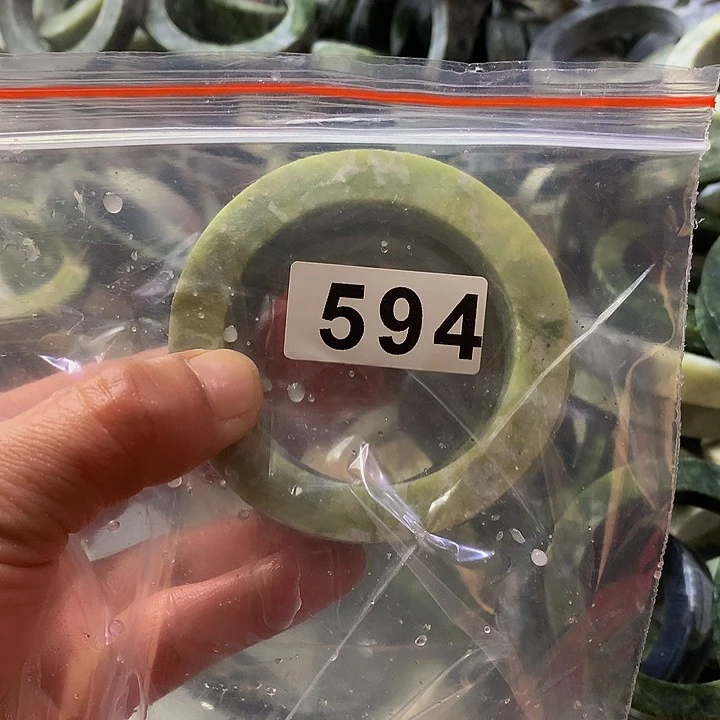 蛇纹石玉原未镶嵌