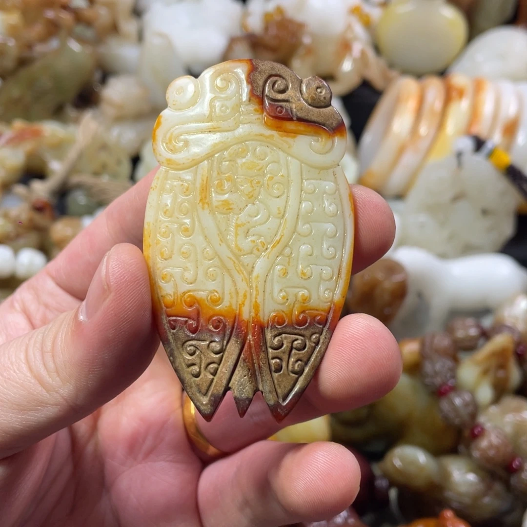 和田玉未镶嵌把件