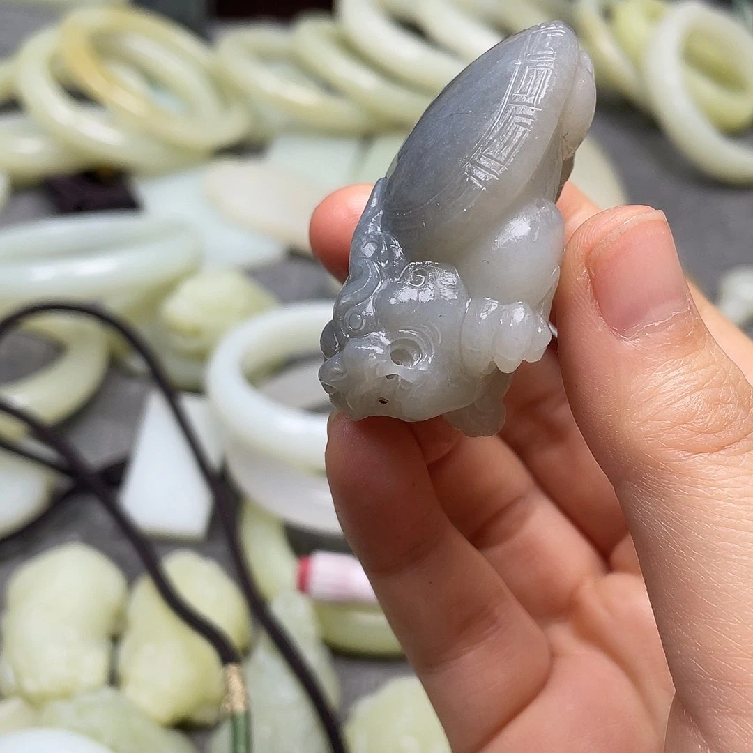 颈饰未镶嵌和田玉（糖玉）爱***哥