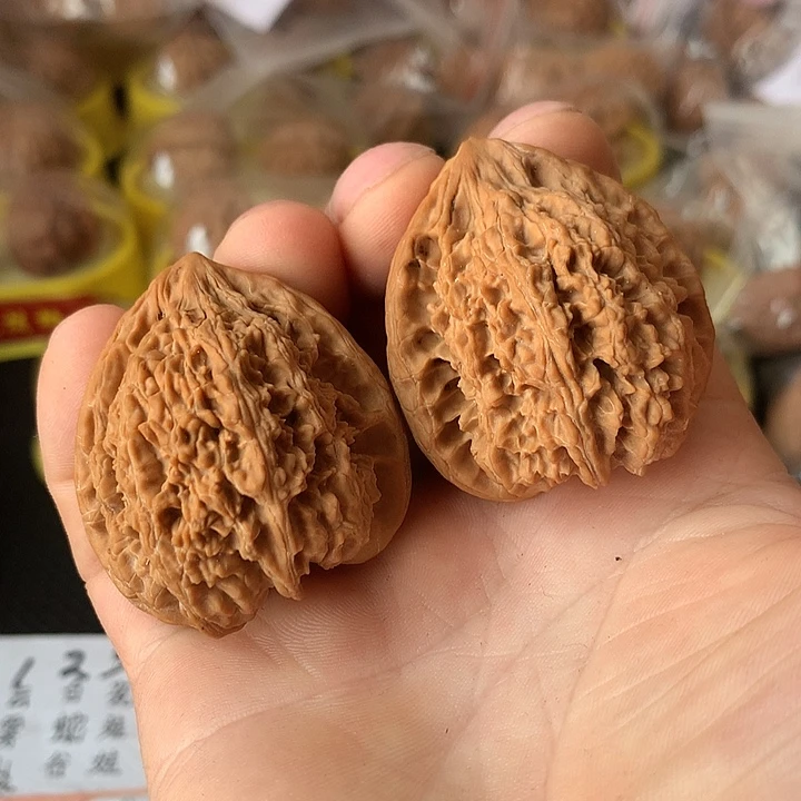 文玩核桃吊坠一***五42梨木台