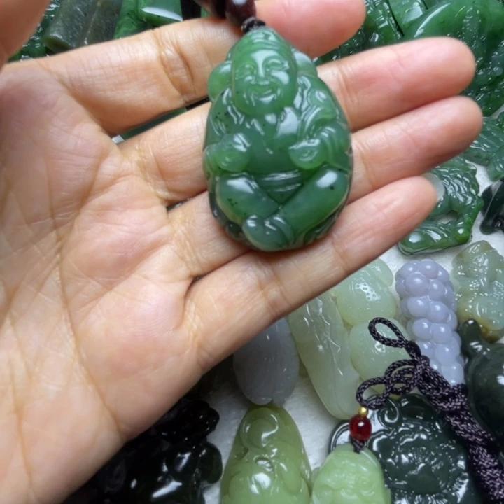 和田玉未镶嵌颈饰