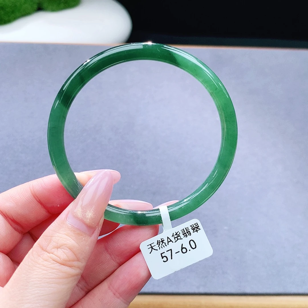 未镶嵌手镯（圆镯）翡翠
