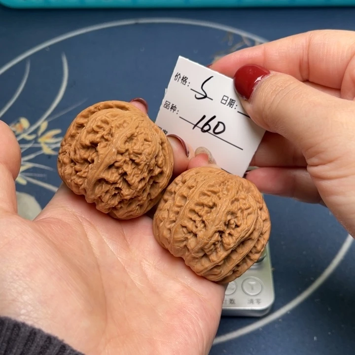 文玩核桃把件粗筋44