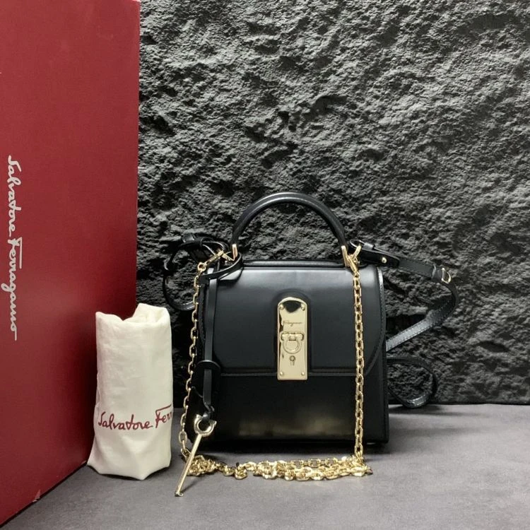 95新/菲拉格慕/包包/[251210NKWC]/C1856376559