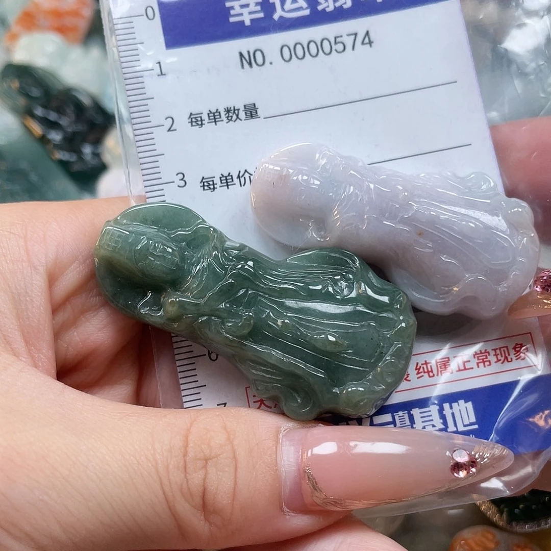翡翠未镶嵌颈饰hhh