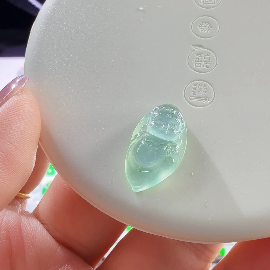 翡翠未镶嵌颈饰裸石