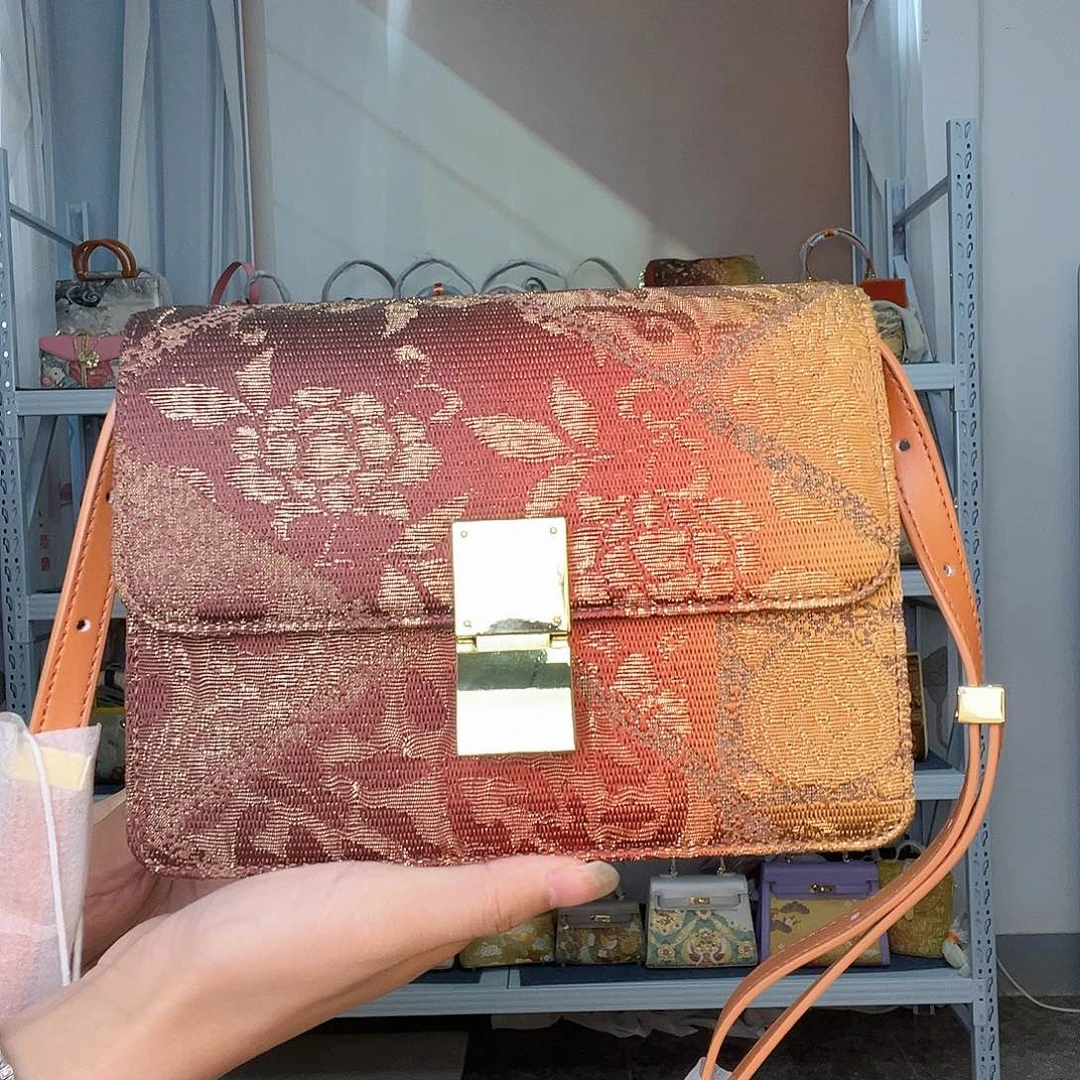织物桑蚕丝非遗唐锦按扣风琴