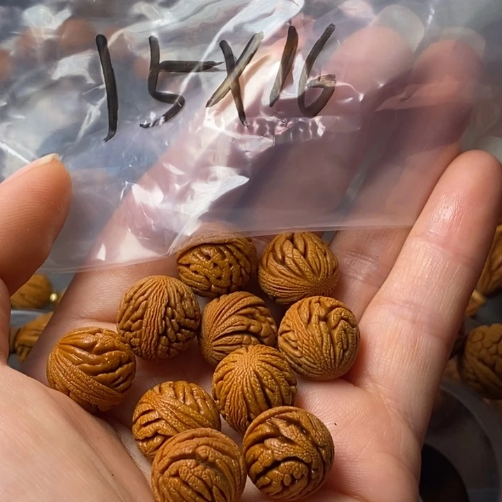 文玩核桃吊坠秦岭野生龙纹桃核15