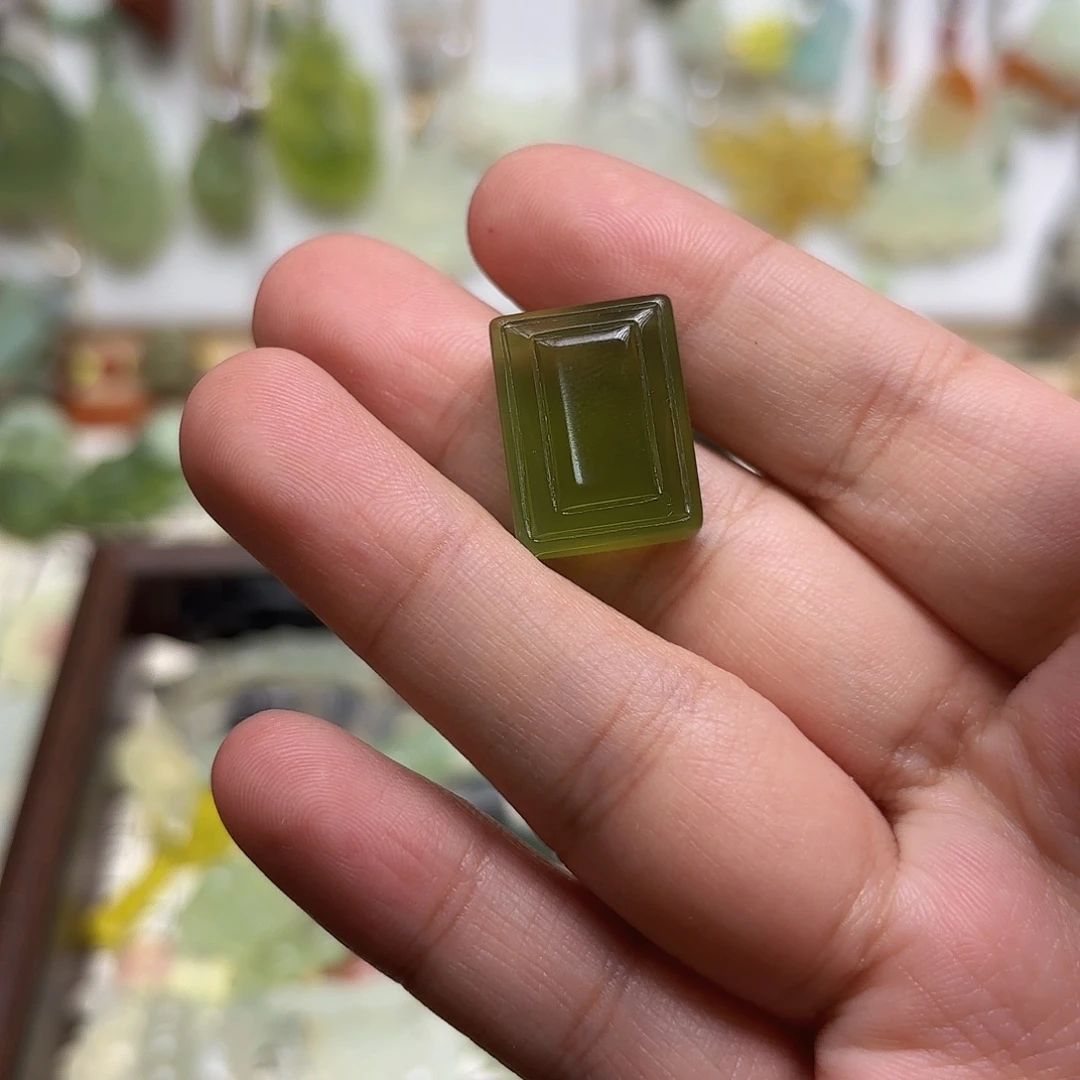 合金蛇纹石玉颈饰