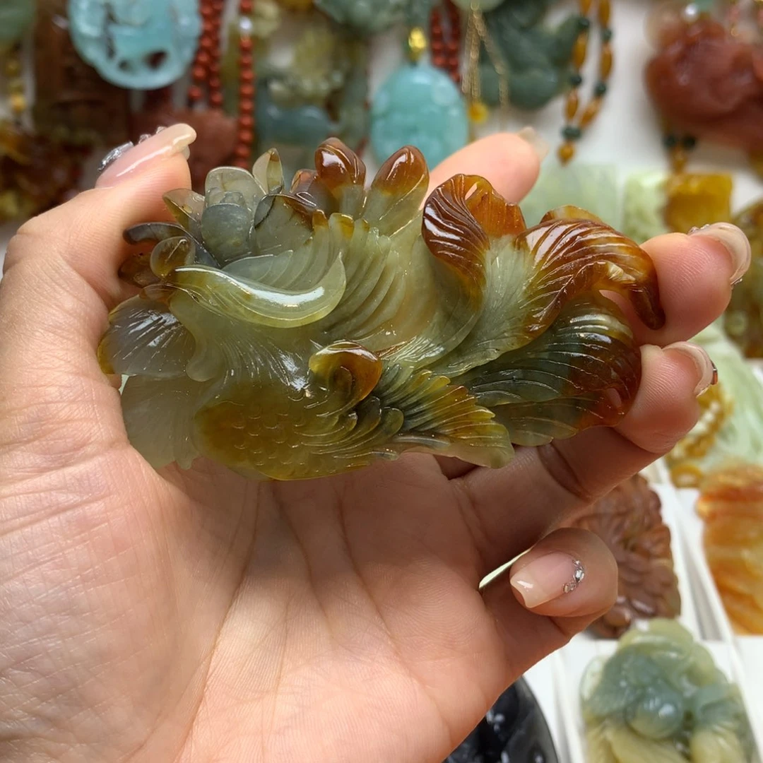 蛇纹石玉颈饰未镶嵌