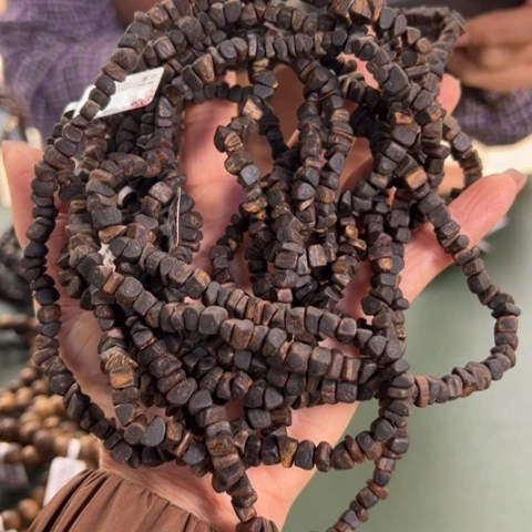 沉香手串乌身红土虫漏沉水19克卡0.6多样性发1串