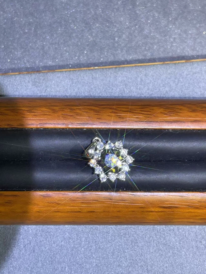 a3054白托黑吊坠多样发