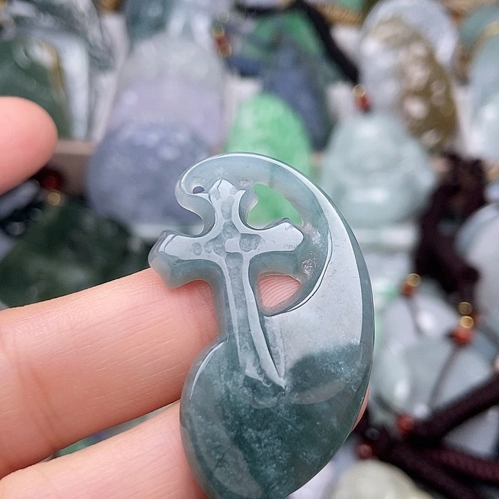 翡翠未镶嵌颈饰翡翠
