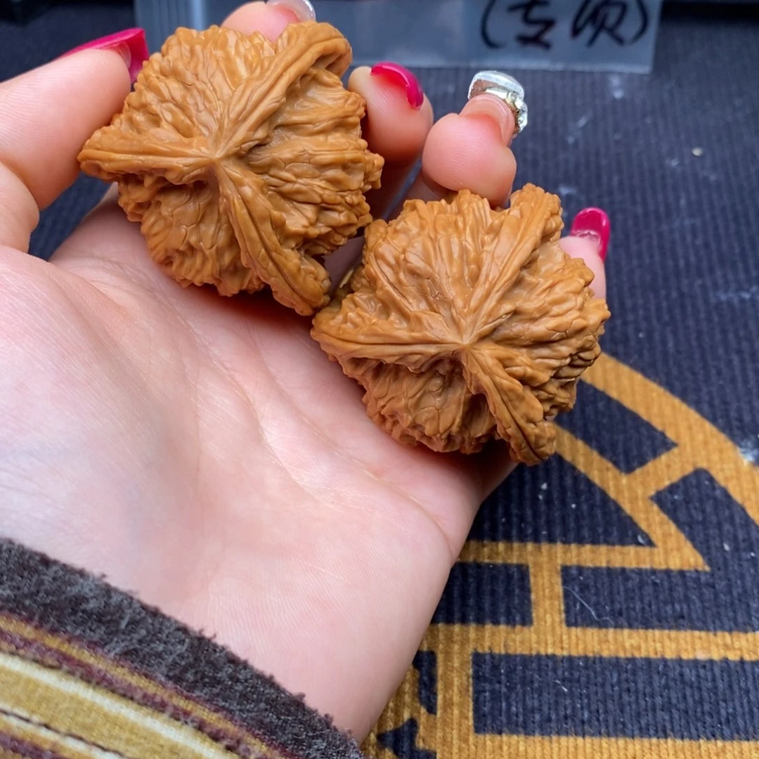 张***t把件文玩核桃白狮子